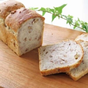 ナチュラルスイーツ＆パンの店 cerneau くるみ山型食パン