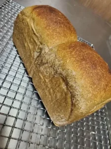 手捏ね・焼菓子・自家培養酵母のパン リュッカ 